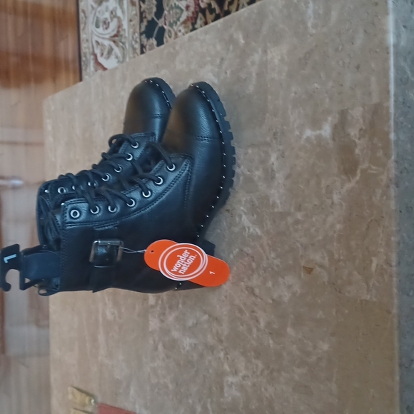 - Girls wonder nation boots - Picture 1 of 3